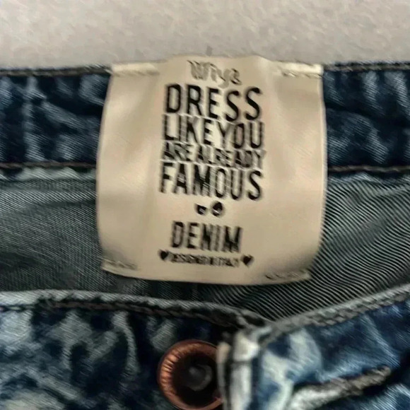 Wiya Heart pattern Distressed Ankle or Cropped Low- Mid Rise  Jeans - Picture 2 of 7